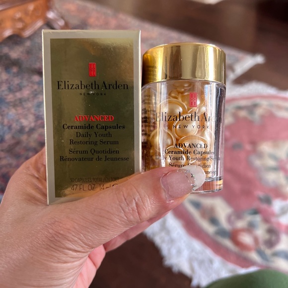 Elizabeth Arden Advanced Ceramide Capsules! - Picture 3 of 4